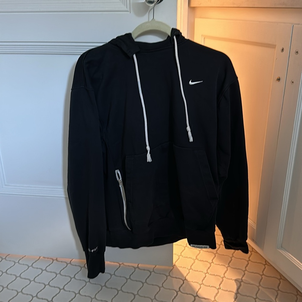 Nike Men’s Dri-FIT Pullover Basketball Hoodie
